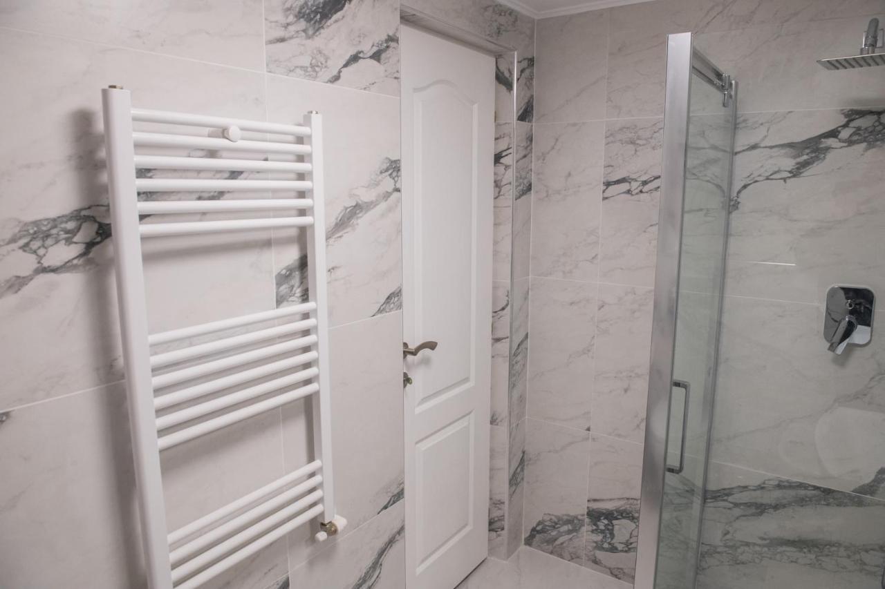 Apart Hotel Center Piatra Neamţ Dış mekan fotoğraf